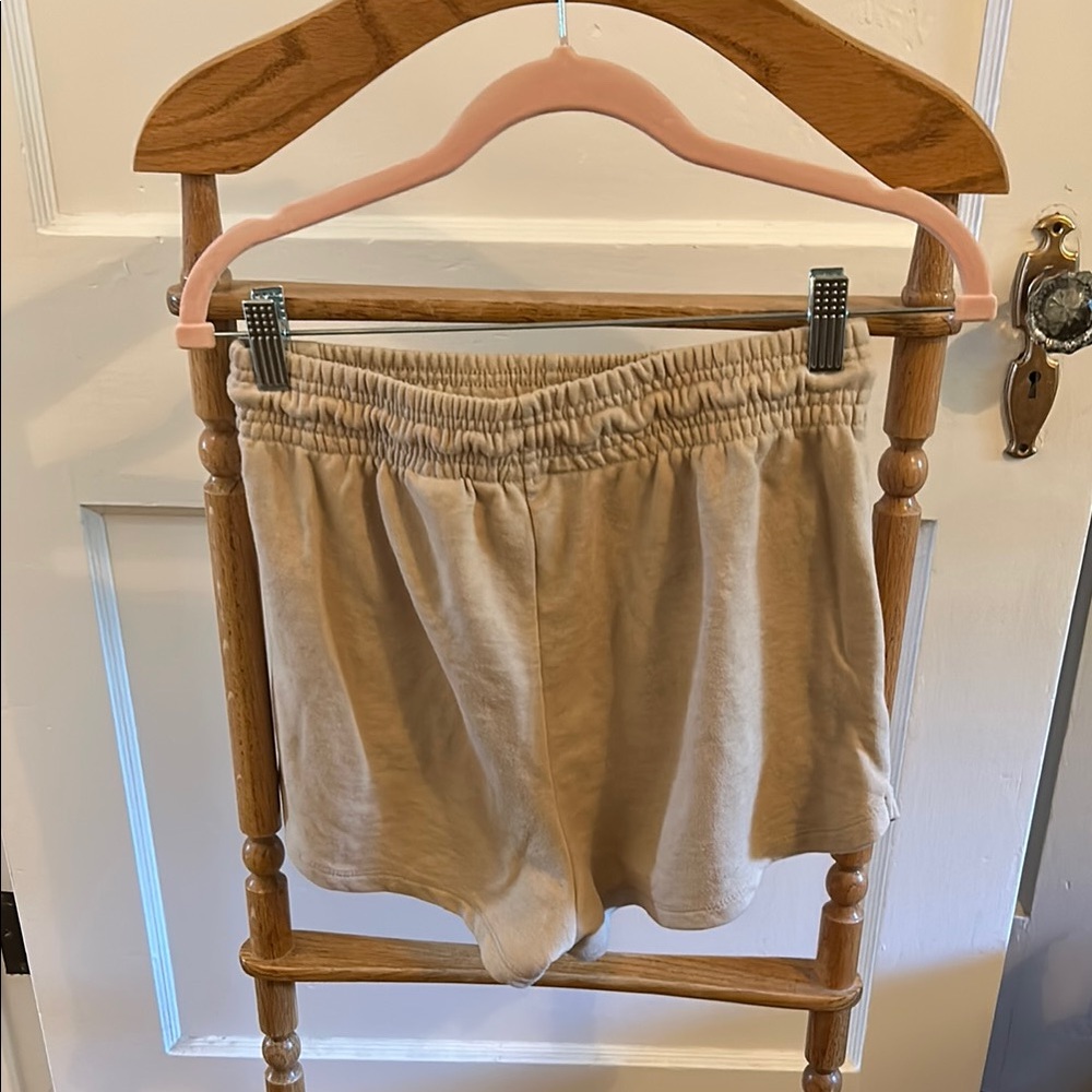 H&M Tan Casual Shorts - Picture 6 of 8